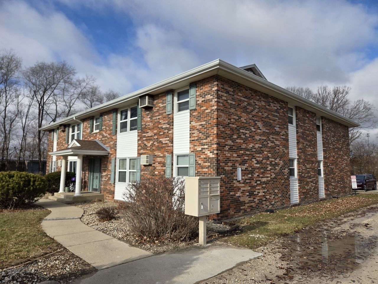 1060 Orange Ave, Marseilles